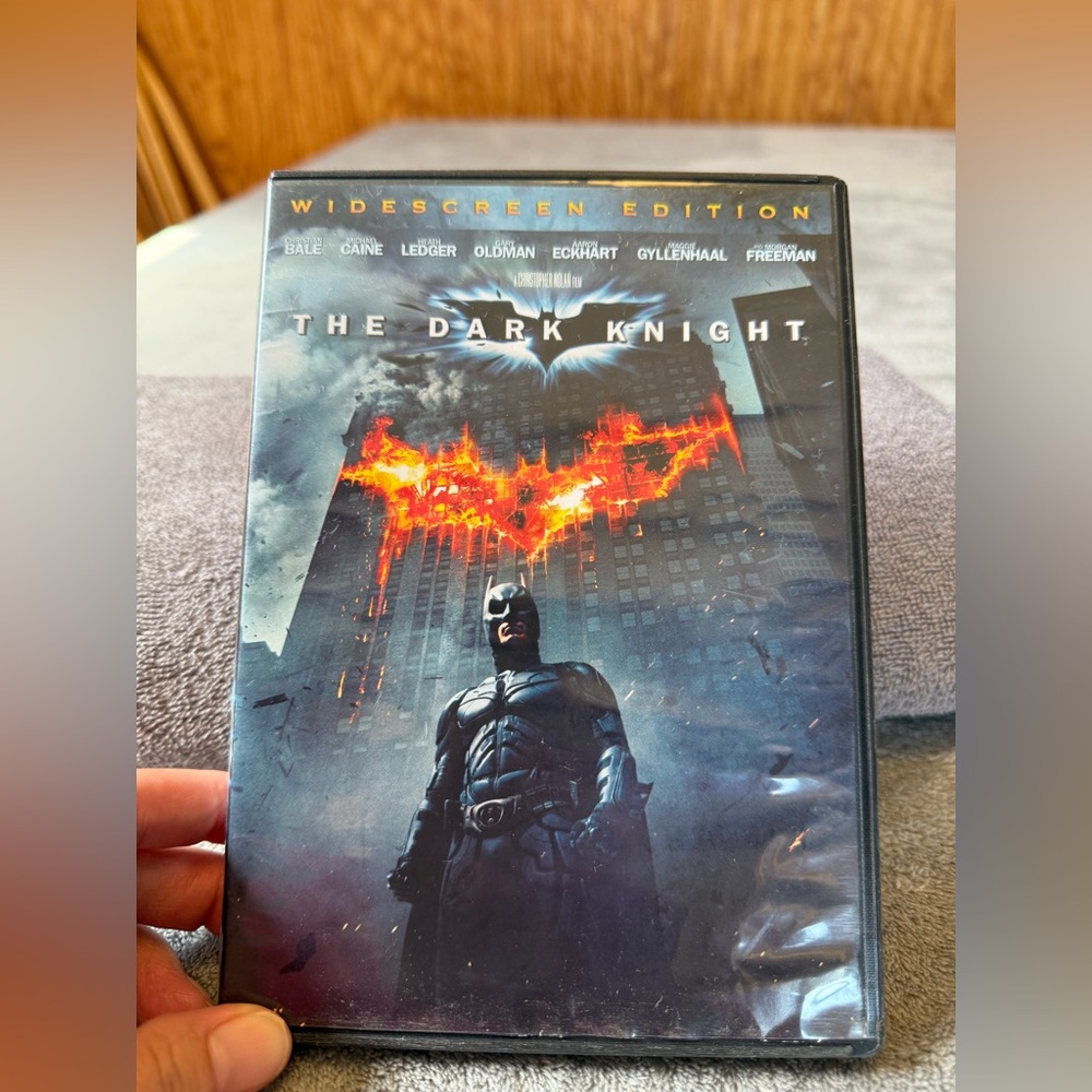 The Dark Knight Widescreen Edition DVD